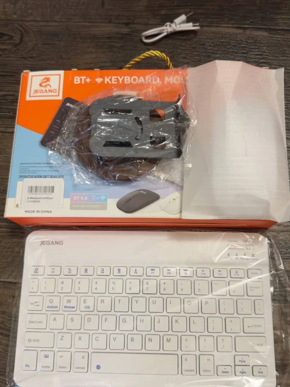NEW 3-in-1 BT+ Wireless Keyboard, Mouse & Phone Support - White and Black